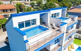 Searenity Pool Suite - Seafront